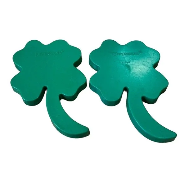 Lot Of 2 Vintage Tupperware 1316-2 Shamrock 4 Leaf Clover Cookie Cutters - Picture 3 of 4